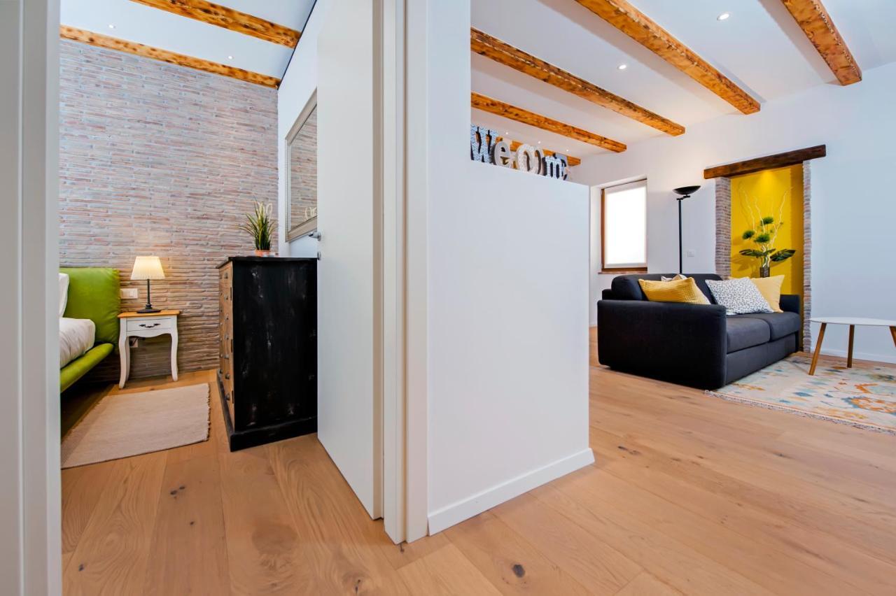 Apartments Casa De Amicis 罗维尼 外观 照片