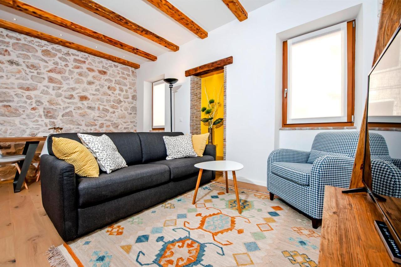 Apartments Casa De Amicis 罗维尼 外观 照片